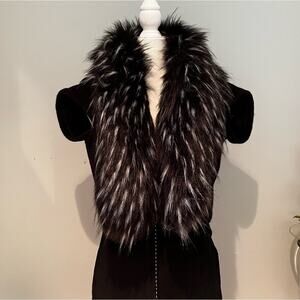 NEW Bebe Faux Fur Statement Collar Oversized Knit Shrug Draped Sweater Black Wh…